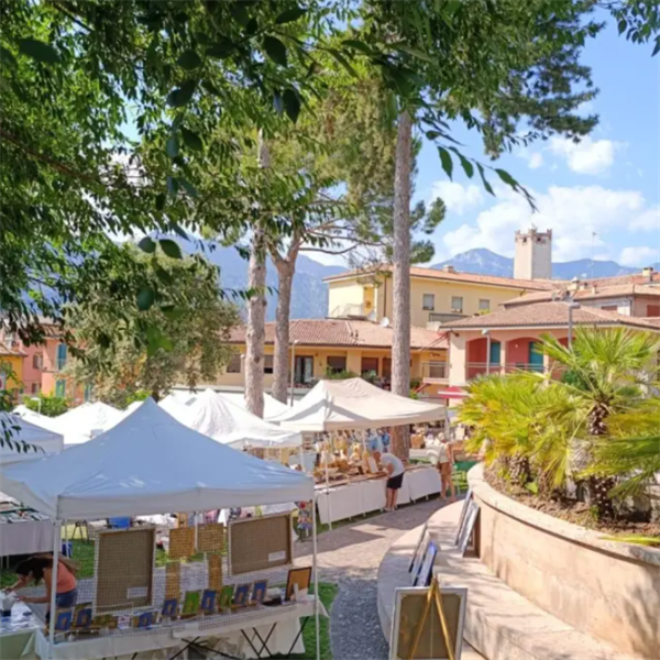 Art and Crafts Market